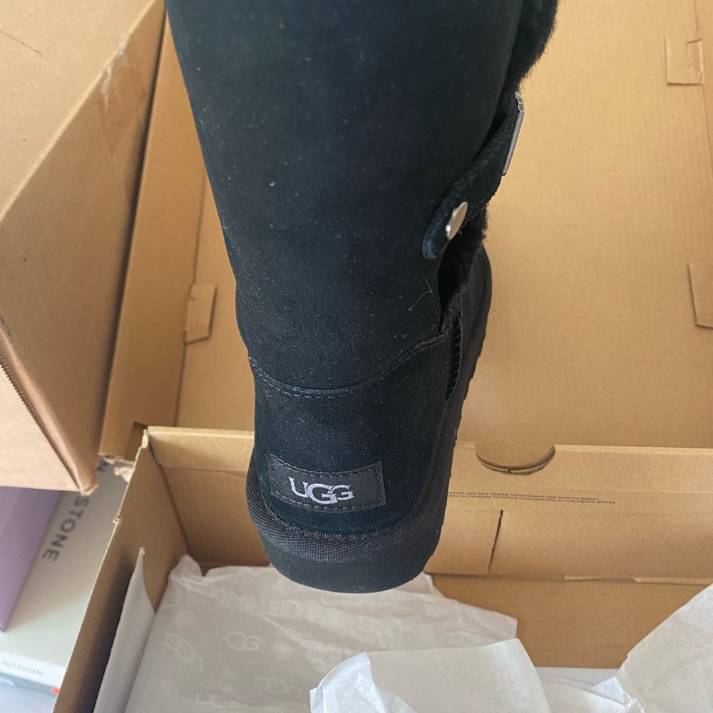 NEW UGG Black womens boots. - Picture 5 of 6